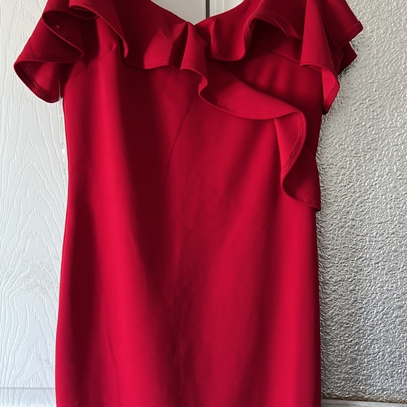 Never worn bodycon cold shoulder ruffled dress - Picture 10 of 10